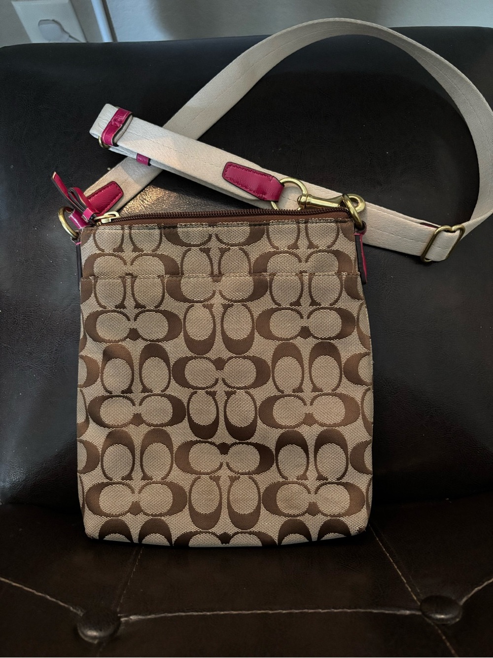 Coach Brown Signature Crossbody with Pink Stripe and White Strap - Picture 2 of 13